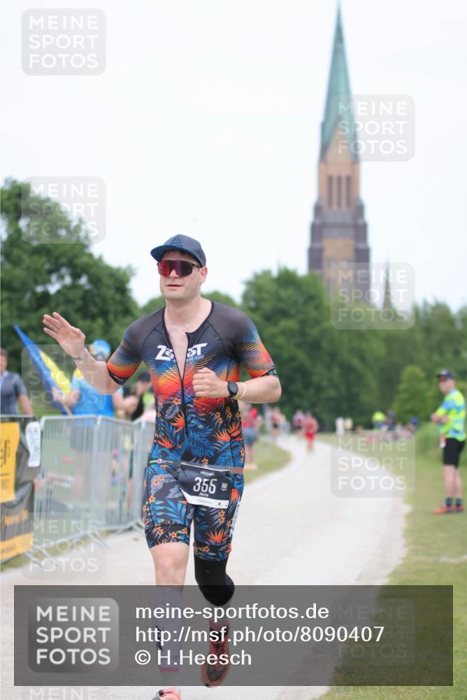 22.06.2025 - Viking Triathlon H.Heesch http://msf.ph/oto/8090407 22.06.2025 15:08:19 Laufen 355 meine-sportfotos.de