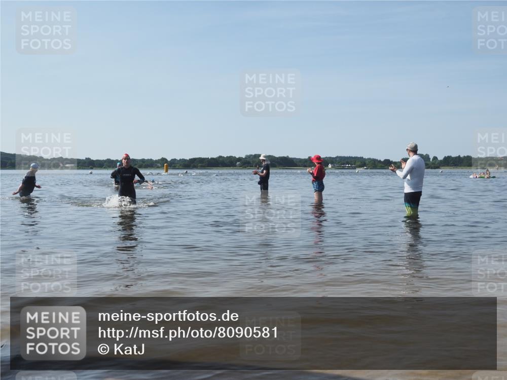 22.06.2025 - Viking Triathlon KatJ http://msf.ph/oto/8090581 22.06.2025 10:26:50 Schwimmen 288, 610, 661 meine-sportfotos.de