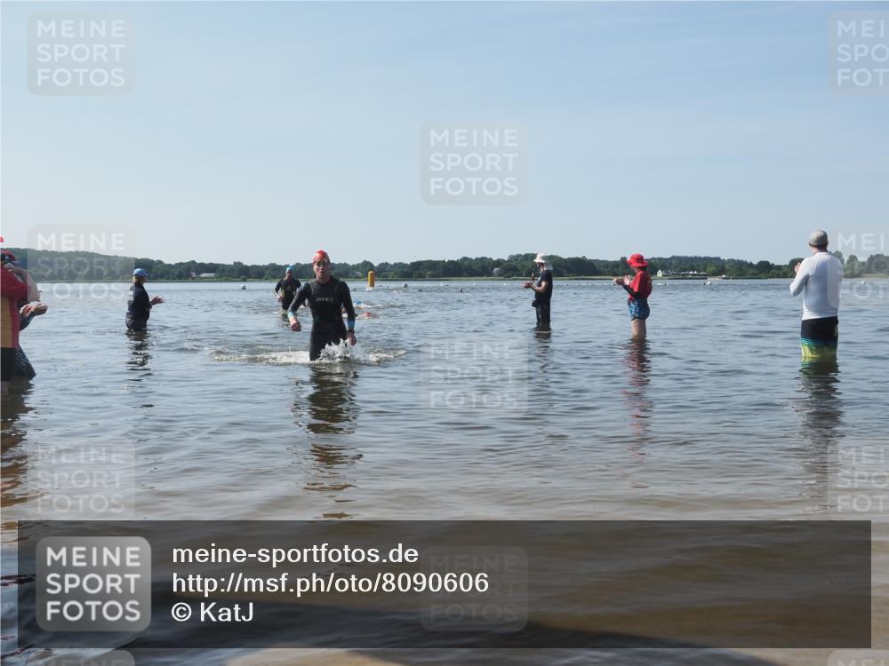 22.06.2025 - Viking Triathlon KatJ http://msf.ph/oto/8090606 22.06.2025 10:26:52 Schwimmen 145, 288, 610, 661 meine-sportfotos.de