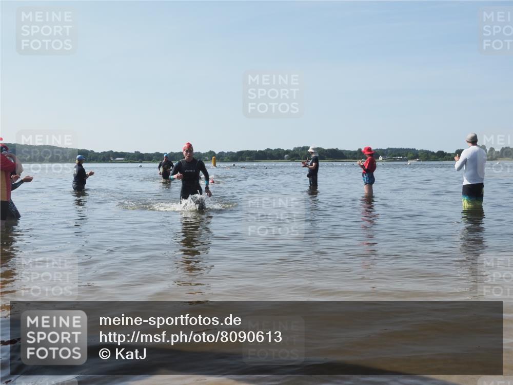 22.06.2025 - Viking Triathlon KatJ http://msf.ph/oto/8090613 22.06.2025 10:26:52 Schwimmen 145, 288, 610, 661 meine-sportfotos.de