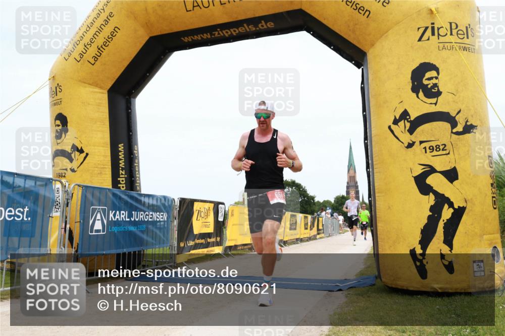 22.06.2025 - Viking Triathlon H.Heesch http://msf.ph/oto/8090621 22.06.2025 13:40:23 Laufen 661 meine-sportfotos.de