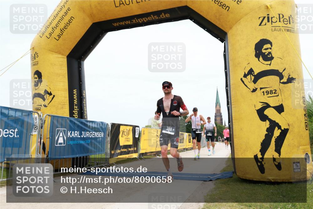 22.06.2025 - Viking Triathlon H.Heesch http://msf.ph/oto/8090658 22.06.2025 13:40:42 Laufen 388, 407 meine-sportfotos.de