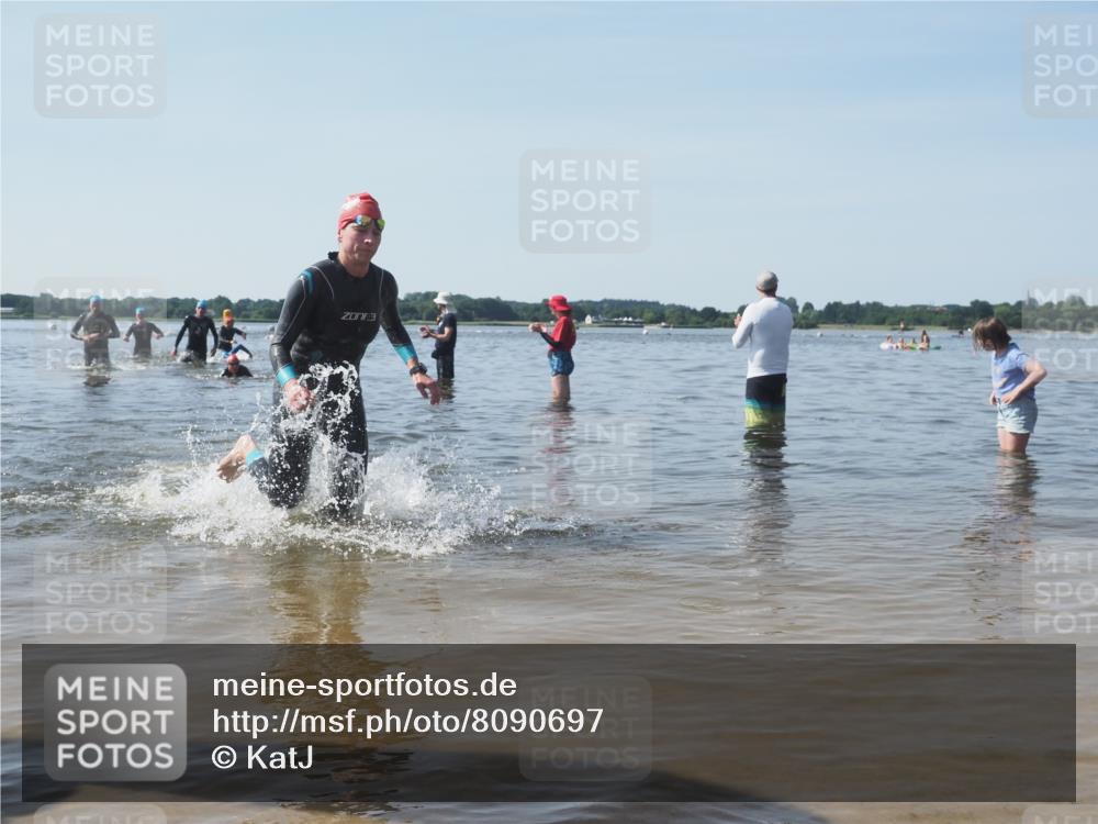 22.06.2025 - Viking Triathlon KatJ http://msf.ph/oto/8090697 22.06.2025 10:26:55 Schwimmen 52, 81, 145, 288, 610, 623, 661 meine-sportfotos.de