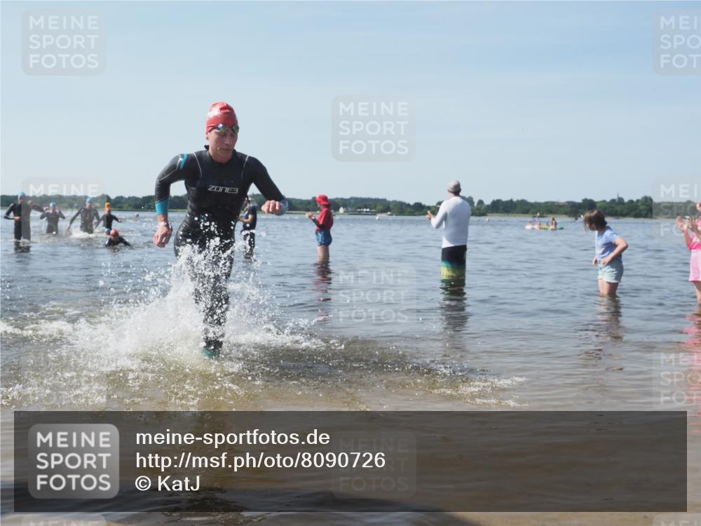 22.06.2025 - Viking Triathlon KatJ http://msf.ph/oto/8090726 22.06.2025 10:26:55 Schwimmen 52, 81, 145, 288, 610, 623, 661 meine-sportfotos.de
