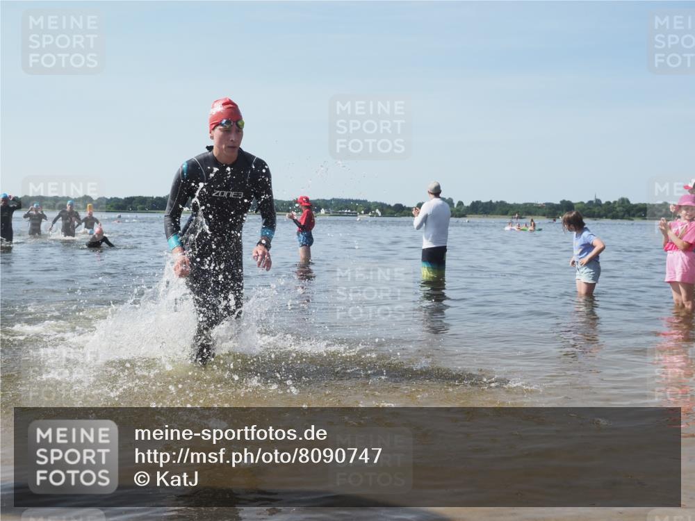 22.06.2025 - Viking Triathlon KatJ http://msf.ph/oto/8090747 22.06.2025 10:26:55 Schwimmen 52, 81, 145, 288, 610, 623, 661 meine-sportfotos.de