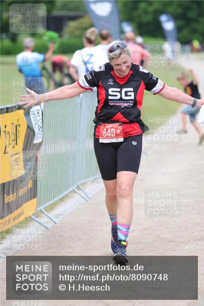 22.06.2025 - Viking Triathlon H.Heesch http://msf.ph/oto/8090748 22.06.2025 16:59:03 Laufen 26, 640 meine-sportfotos.de