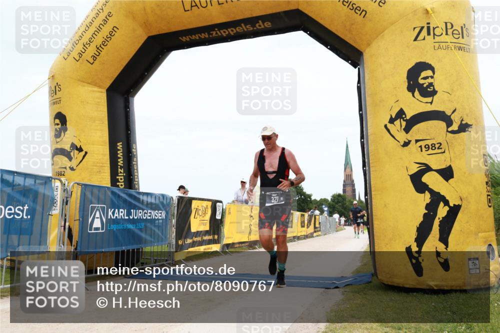 22.06.2025 - Viking Triathlon H.Heesch http://msf.ph/oto/8090767 22.06.2025 13:41:23 Laufen 327 meine-sportfotos.de