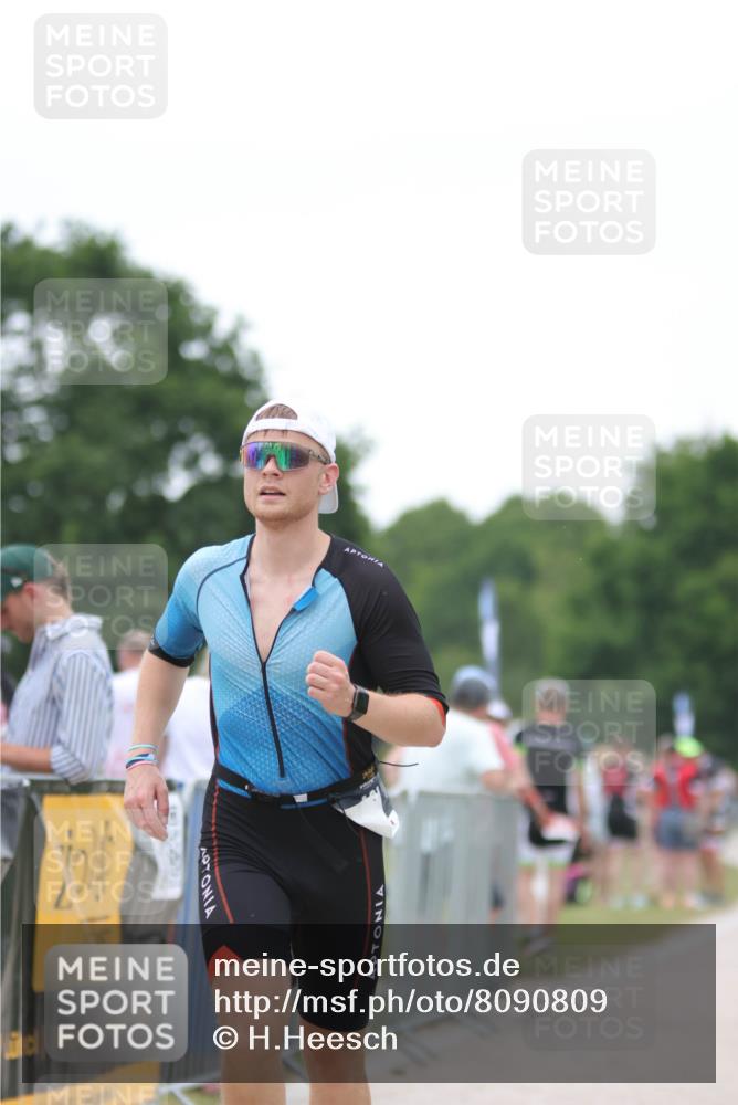 22.06.2025 - Viking Triathlon H.Heesch http://msf.ph/oto/8090809 22.06.2025 16:01:32 Laufen 121 meine-sportfotos.de