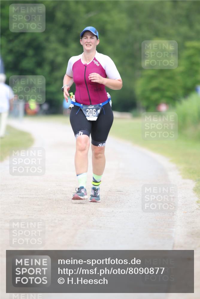 22.06.2025 - Viking Triathlon H.Heesch http://msf.ph/oto/8090877 22.06.2025 17:00:24 Laufen 206 meine-sportfotos.de