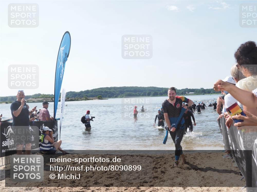 22.06.2025 - Viking Triathlon MichiJ http://msf.ph/oto/8090899 22.06.2025 10:38:14 Schwimmen 61, 72, 89, 179, 191, 209, 447, 662 meine-sportfotos.de