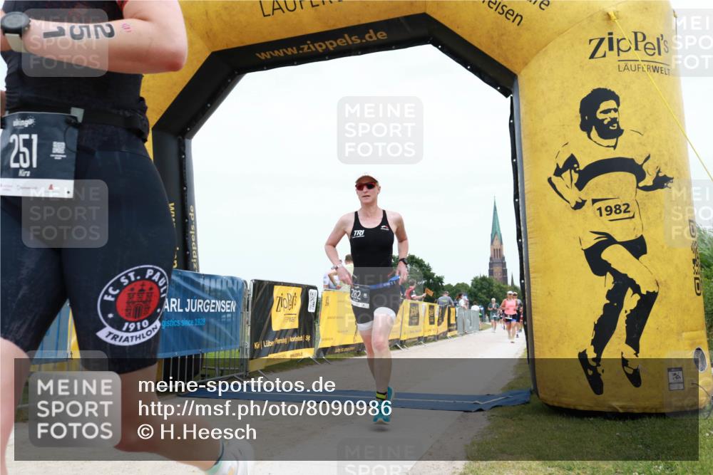 22.06.2025 - Viking Triathlon H.Heesch http://msf.ph/oto/8090986 22.06.2025 13:42:10 Laufen 251, 282 meine-sportfotos.de