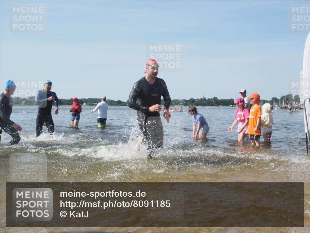 22.06.2025 - Viking Triathlon KatJ http://msf.ph/oto/8091185 22.06.2025 10:27:10 Schwimmen 52, 81, 145, 623 meine-sportfotos.de