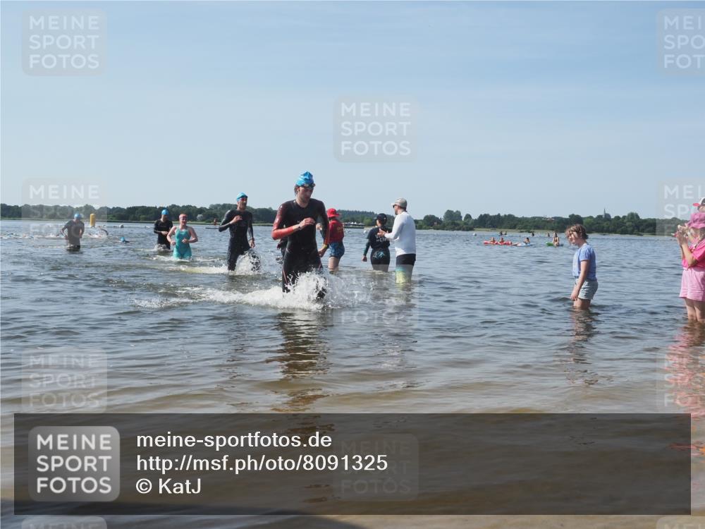 22.06.2025 - Viking Triathlon KatJ http://msf.ph/oto/8091325 22.06.2025 10:27:34 Schwimmen 1, 176, 272, 286, 611 meine-sportfotos.de