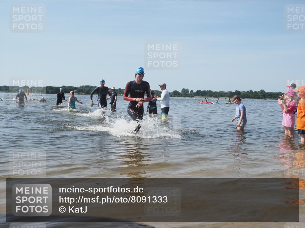 22.06.2025 - Viking Triathlon KatJ http://msf.ph/oto/8091333 22.06.2025 10:27:34 Schwimmen 1, 176, 272, 286, 611 meine-sportfotos.de