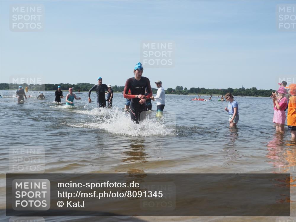 22.06.2025 - Viking Triathlon KatJ http://msf.ph/oto/8091345 22.06.2025 10:27:35 Schwimmen 1, 176, 272, 286, 611 meine-sportfotos.de