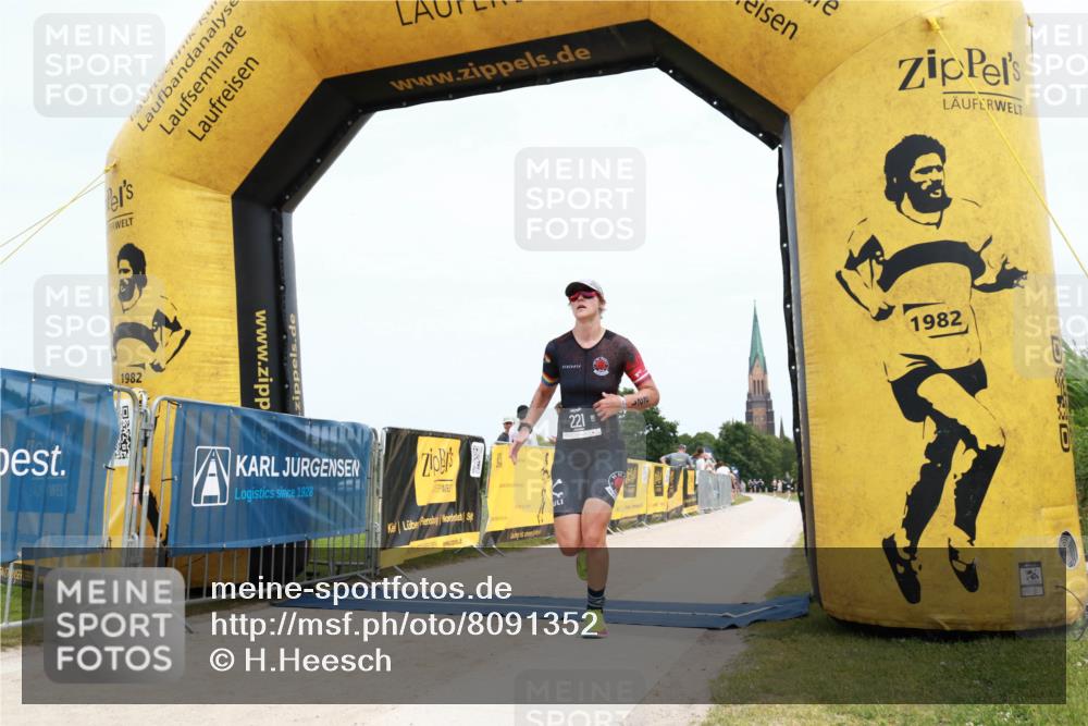 22.06.2025 - Viking Triathlon H.Heesch http://msf.ph/oto/8091352 22.06.2025 13:43:46 Laufen 221 meine-sportfotos.de