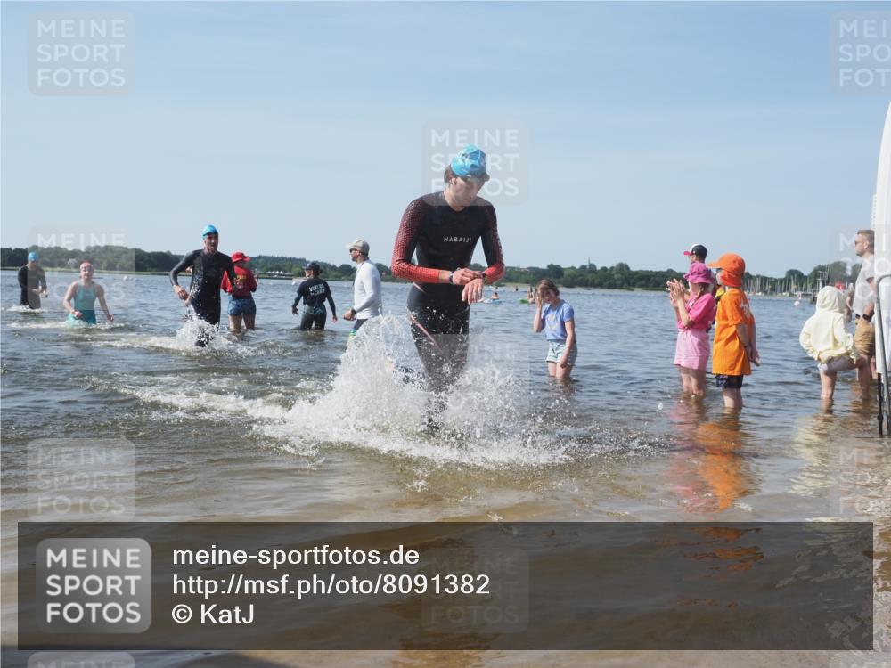 22.06.2025 - Viking Triathlon KatJ http://msf.ph/oto/8091382 22.06.2025 10:27:35 Schwimmen 1, 176, 272, 286, 611 meine-sportfotos.de