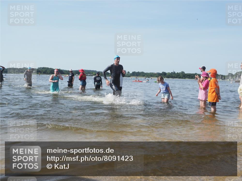 22.06.2025 - Viking Triathlon KatJ http://msf.ph/oto/8091423 22.06.2025 10:27:37 Schwimmen 1, 176, 272, 286, 611 meine-sportfotos.de