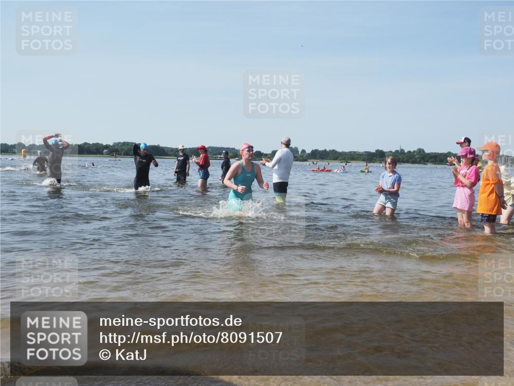 22.06.2025 - Viking Triathlon KatJ http://msf.ph/oto/8091507 22.06.2025 10:27:40 Schwimmen 1, 176, 198, 230, 272, 534, 611 meine-sportfotos.de