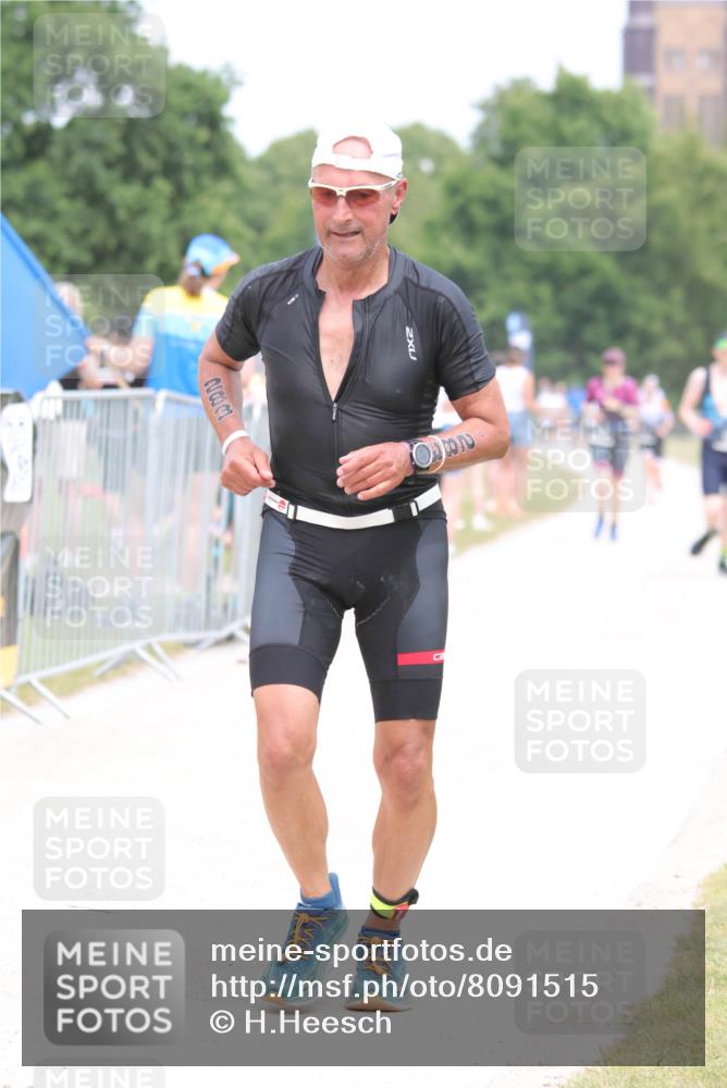 22.06.2025 - Viking Triathlon H.Heesch http://msf.ph/oto/8091515 22.06.2025 15:11:54 Laufen 283 meine-sportfotos.de