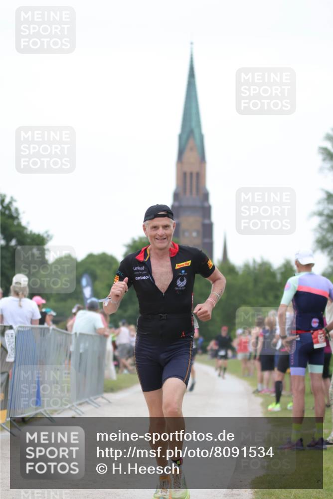 22.06.2025 - Viking Triathlon H.Heesch http://msf.ph/oto/8091534 22.06.2025 16:02:32 Laufen 102, 183, 490 meine-sportfotos.de