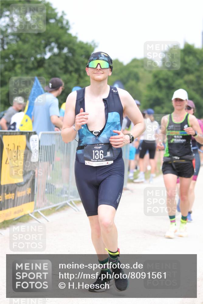 22.06.2025 - Viking Triathlon H.Heesch http://msf.ph/oto/8091561 22.06.2025 15:12:02 Laufen 136, 525, 636 meine-sportfotos.de