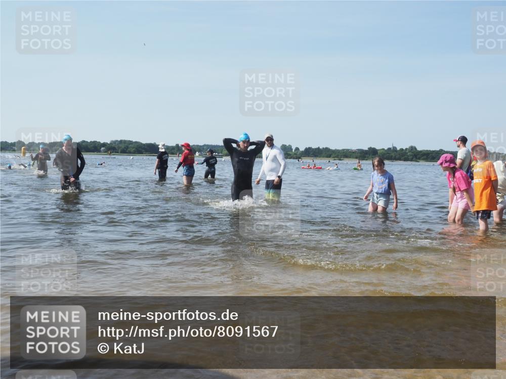 22.06.2025 - Viking Triathlon KatJ http://msf.ph/oto/8091567 22.06.2025 10:27:43 Schwimmen 1, 176, 198, 230, 534, 611 meine-sportfotos.de