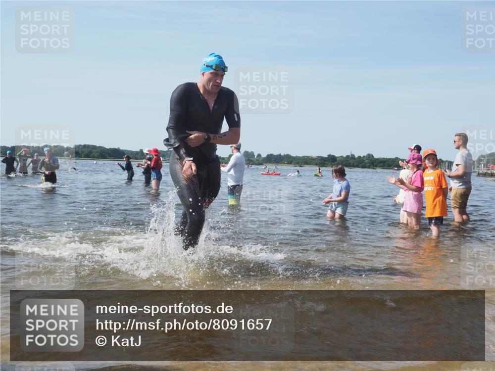 22.06.2025 - Viking Triathlon KatJ http://msf.ph/oto/8091657 22.06.2025 10:27:48 Schwimmen 1, 90, 176, 196, 198, 230, 289, 534, 616 meine-sportfotos.de