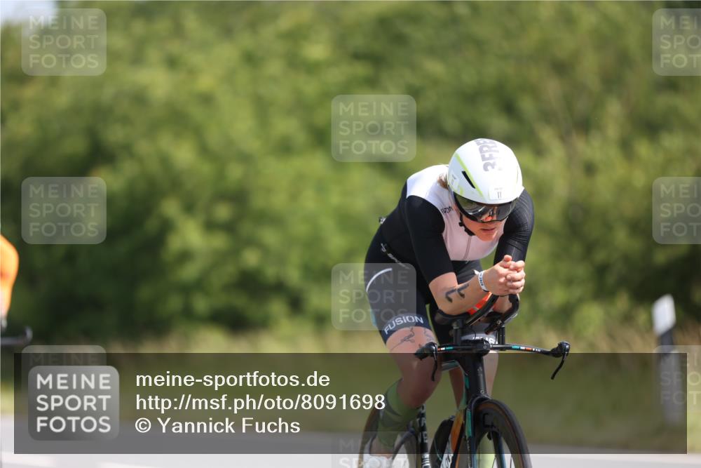 22.06.2025 - Viking Triathlon Yannick Fuchs http://msf.ph/oto/8091698 22.06.2025 11:11:45 Radfahren 3, 11, 33, 152, 217, 347, 604, 648 meine-sportfotos.de