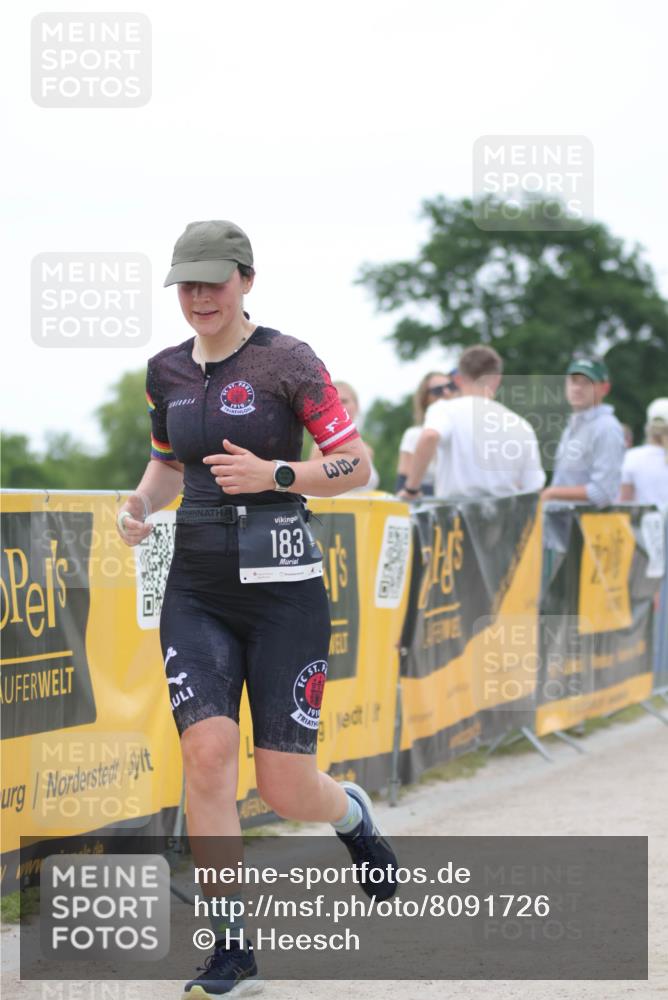 22.06.2025 - Viking Triathlon H.Heesch http://msf.ph/oto/8091726 22.06.2025 16:02:40 Laufen 183, 403 meine-sportfotos.de