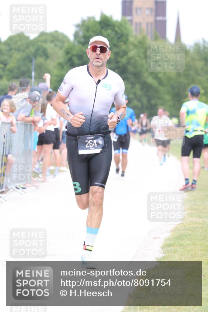 22.06.2025 - Viking Triathlon H.Heesch http://msf.ph/oto/8091754 22.06.2025 15:12:25 Laufen 254, 454 meine-sportfotos.de