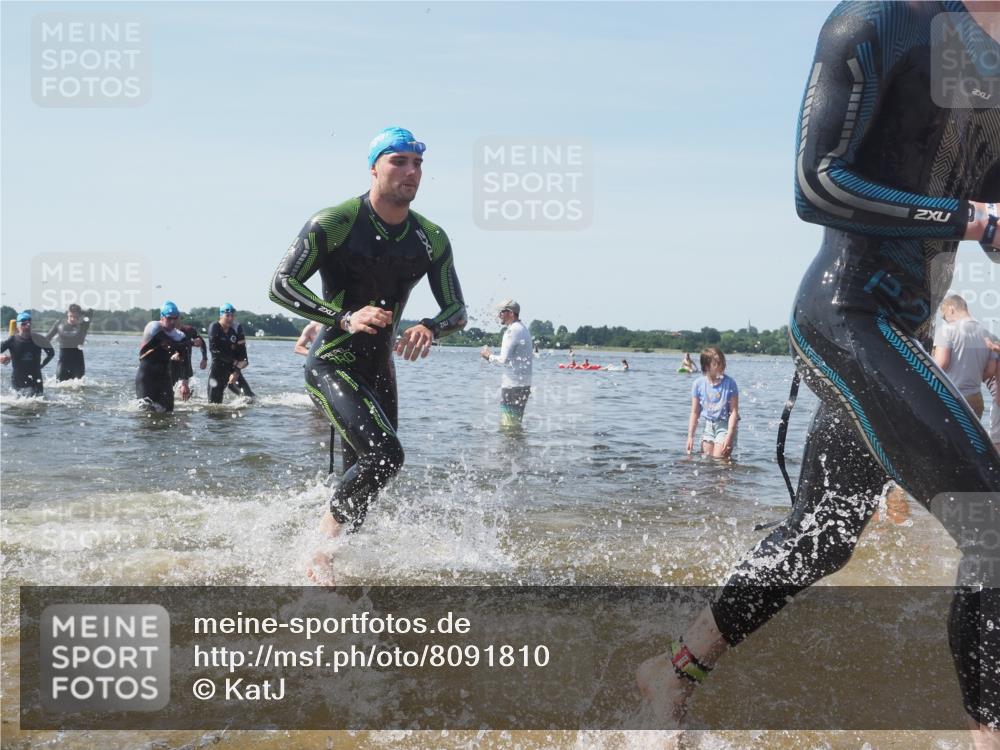 22.06.2025 - Viking Triathlon KatJ http://msf.ph/oto/8091810 22.06.2025 10:27:58 Schwimmen 14, 90, 178, 196, 198, 230, 289, 401, 534, 616 meine-sportfotos.de