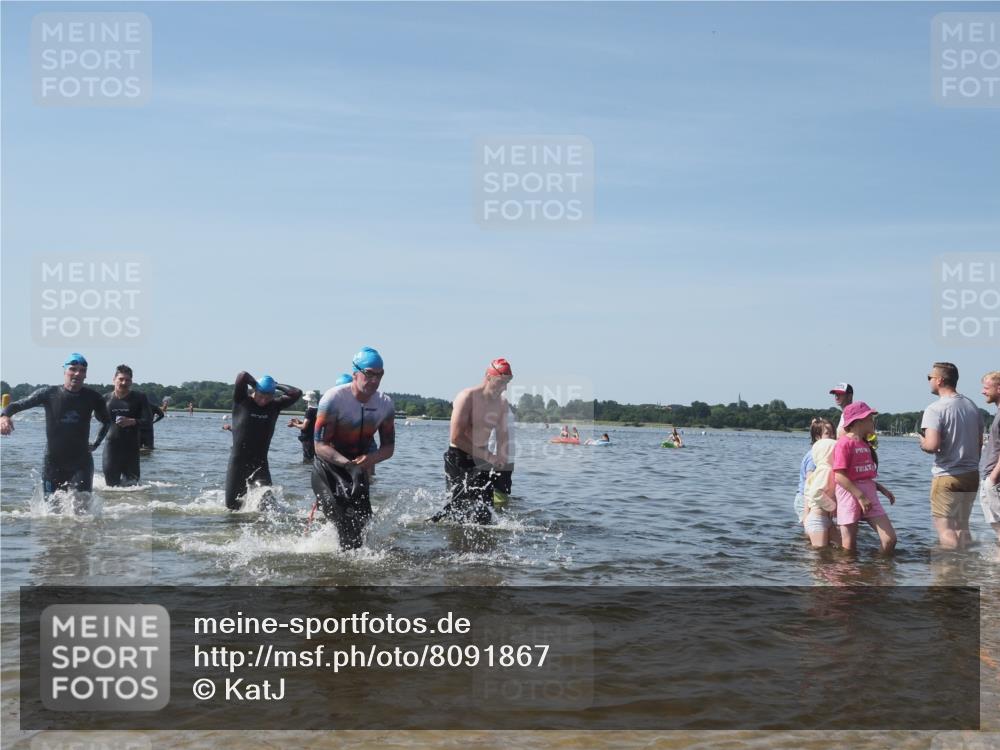 22.06.2025 - Viking Triathlon KatJ http://msf.ph/oto/8091867 22.06.2025 10:28:02 Schwimmen 14, 90, 178, 196, 289, 367, 401, 616 meine-sportfotos.de