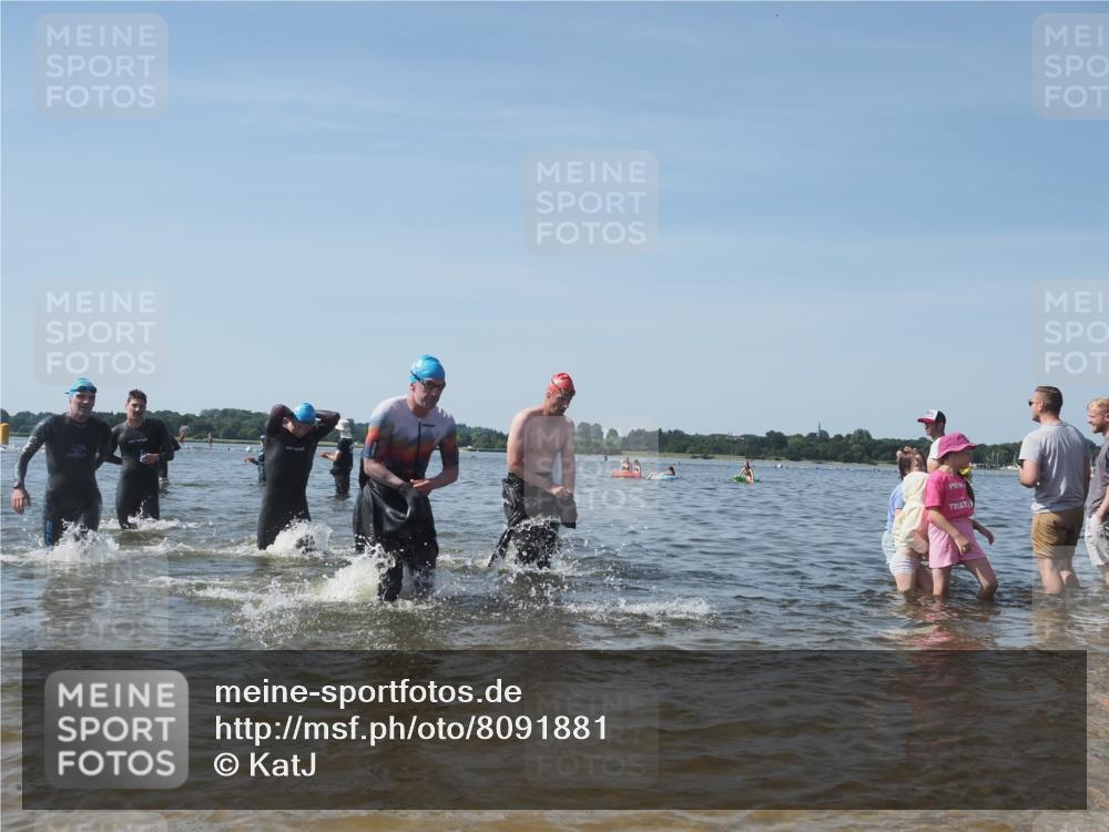 22.06.2025 - Viking Triathlon KatJ http://msf.ph/oto/8091881 22.06.2025 10:28:02 Schwimmen 14, 90, 178, 196, 289, 367, 401, 616 meine-sportfotos.de