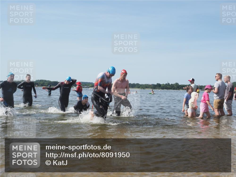 22.06.2025 - Viking Triathlon KatJ http://msf.ph/oto/8091950 22.06.2025 10:28:02 Schwimmen 14, 90, 178, 196, 289, 367, 401, 616 meine-sportfotos.de