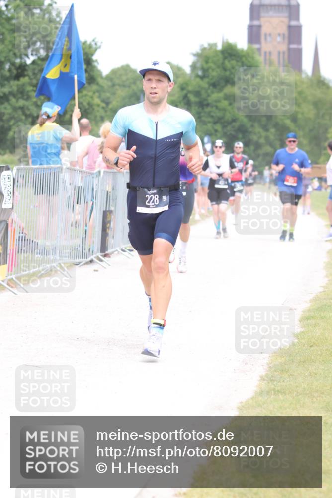 22.06.2025 - Viking Triathlon H.Heesch http://msf.ph/oto/8092007 22.06.2025 15:13:03 Laufen 228, 251, 395, 408, 415 meine-sportfotos.de