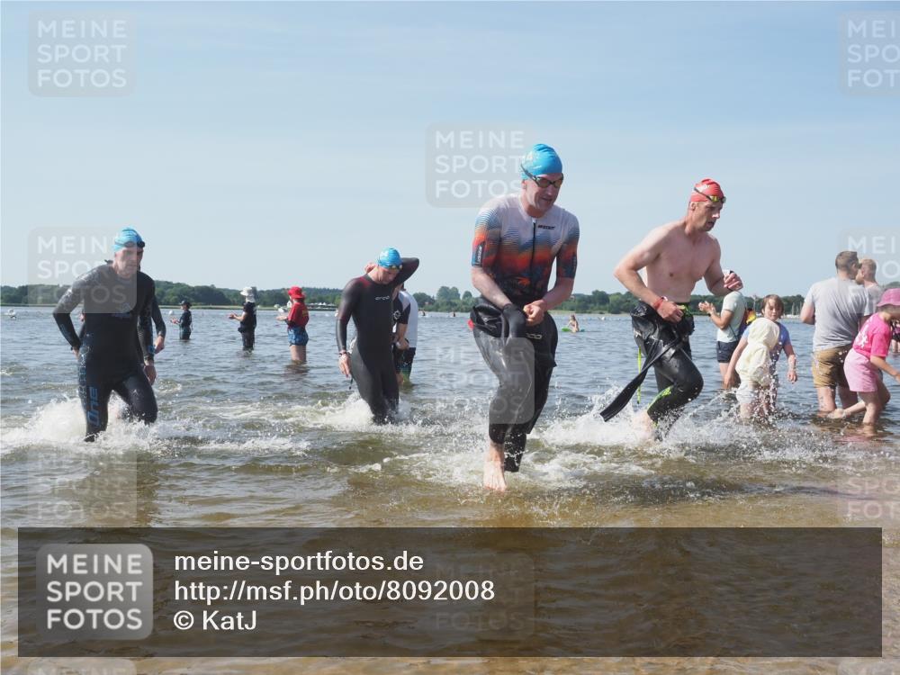 22.06.2025 - Viking Triathlon KatJ http://msf.ph/oto/8092008 22.06.2025 10:28:04 Schwimmen 14, 90, 178, 196, 289, 367, 401, 616 meine-sportfotos.de