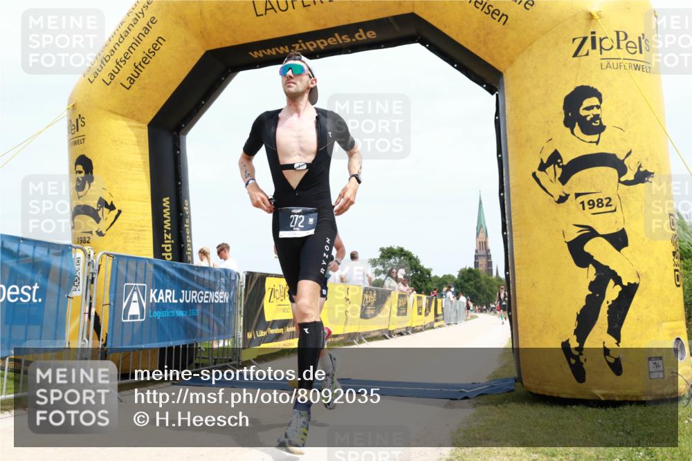 22.06.2025 - Viking Triathlon H.Heesch http://msf.ph/oto/8092035 22.06.2025 13:47:41 Laufen 233, 272, 617, 651 meine-sportfotos.de