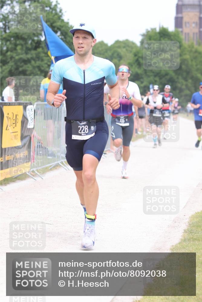 22.06.2025 - Viking Triathlon H.Heesch http://msf.ph/oto/8092038 22.06.2025 15:13:04 Laufen 228, 251, 395, 415 meine-sportfotos.de