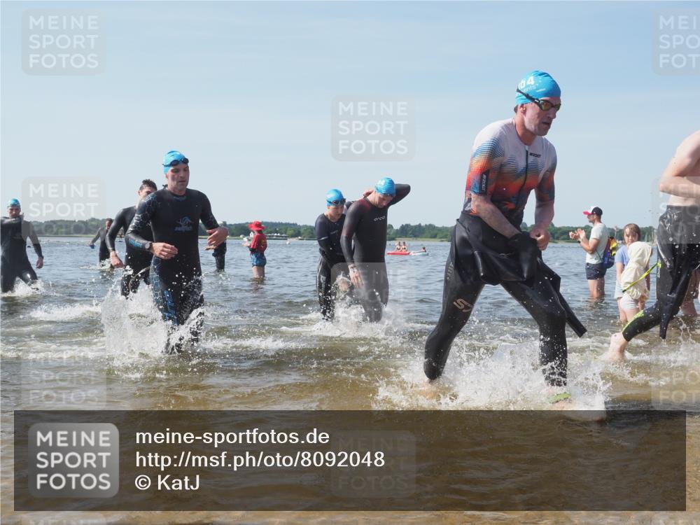 22.06.2025 - Viking Triathlon KatJ http://msf.ph/oto/8092048 22.06.2025 10:28:04 Schwimmen 14, 90, 178, 196, 289, 367, 401, 616 meine-sportfotos.de