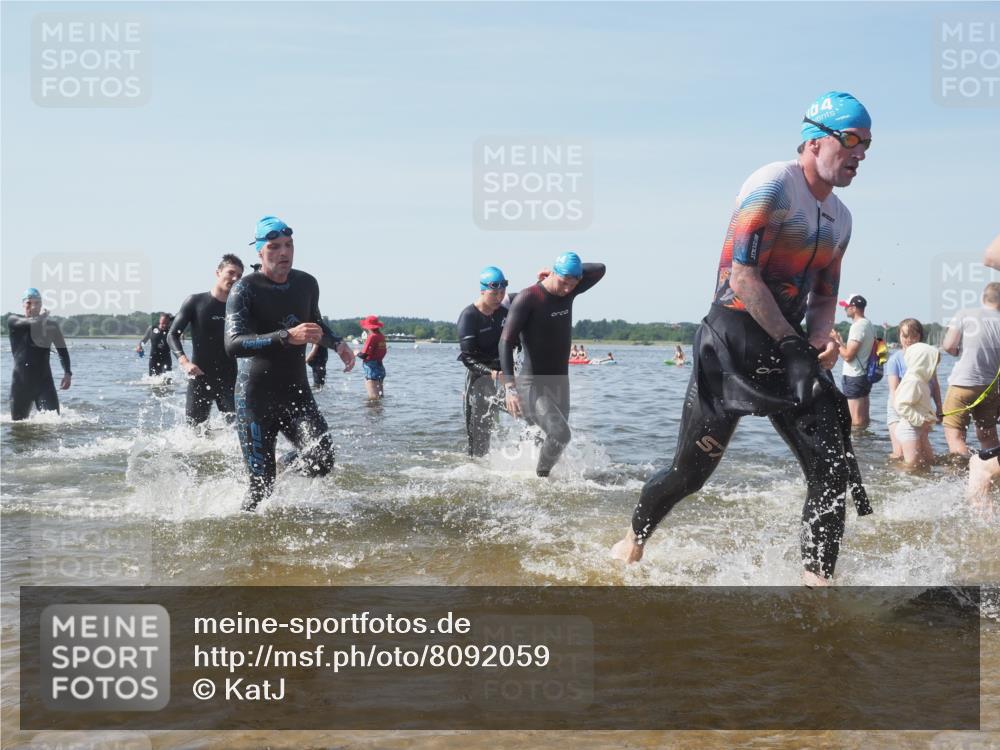 22.06.2025 - Viking Triathlon KatJ http://msf.ph/oto/8092059 22.06.2025 10:28:04 Schwimmen 14, 90, 178, 196, 289, 367, 401, 616 meine-sportfotos.de