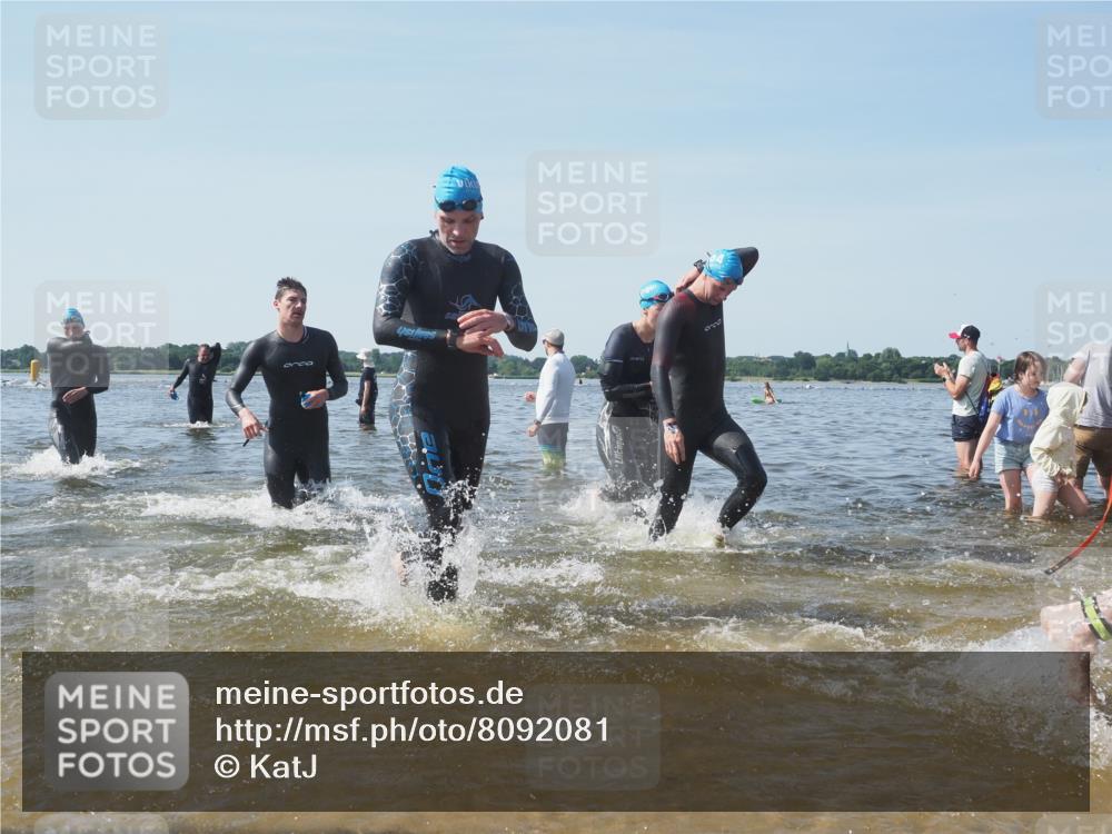 22.06.2025 - Viking Triathlon KatJ http://msf.ph/oto/8092081 22.06.2025 10:28:05 Schwimmen 14, 90, 178, 196, 289, 367, 401, 616 meine-sportfotos.de