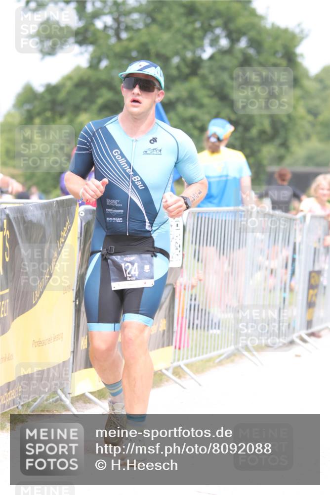 22.06.2025 - Viking Triathlon H.Heesch http://msf.ph/oto/8092088 22.06.2025 15:13:57 Laufen 124 meine-sportfotos.de