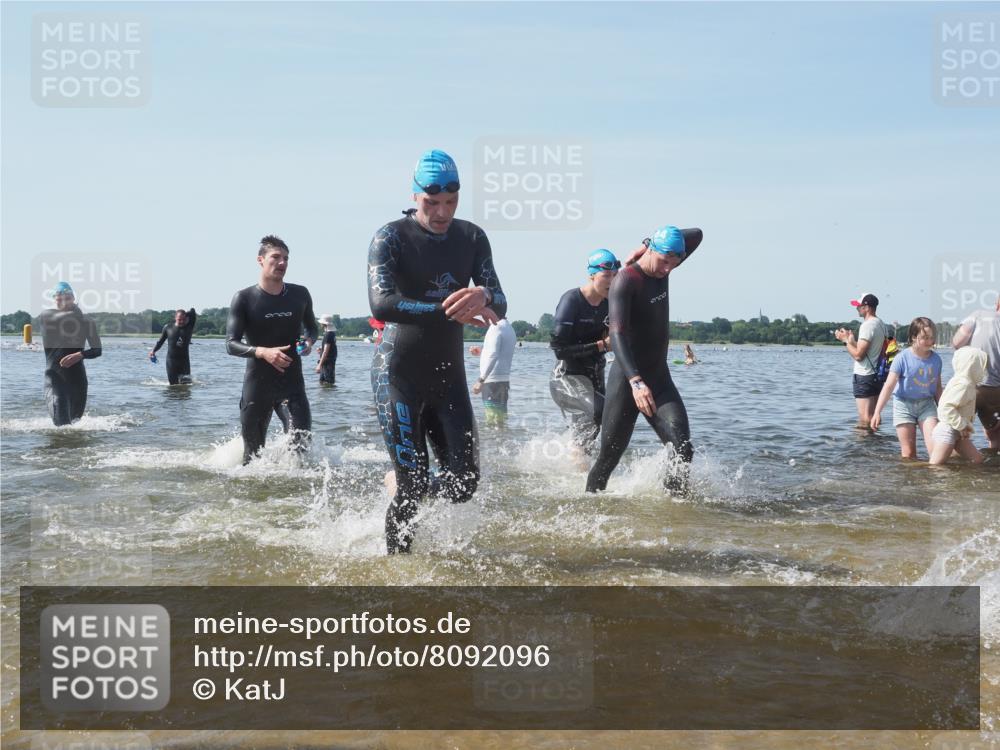 22.06.2025 - Viking Triathlon KatJ http://msf.ph/oto/8092096 22.06.2025 10:28:05 Schwimmen 14, 90, 178, 196, 289, 367, 401, 616 meine-sportfotos.de