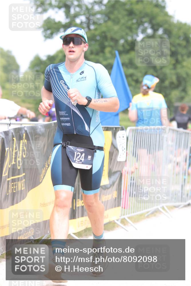 22.06.2025 - Viking Triathlon H.Heesch http://msf.ph/oto/8092098 22.06.2025 15:13:57 Laufen 124 meine-sportfotos.de