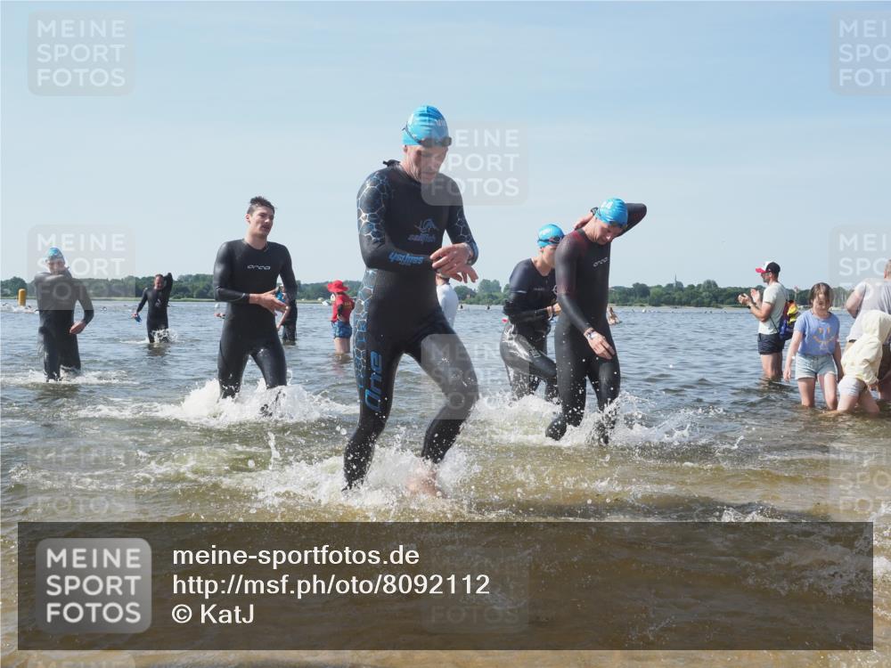 22.06.2025 - Viking Triathlon KatJ http://msf.ph/oto/8092112 22.06.2025 10:28:05 Schwimmen 14, 90, 178, 196, 289, 367, 401, 616 meine-sportfotos.de