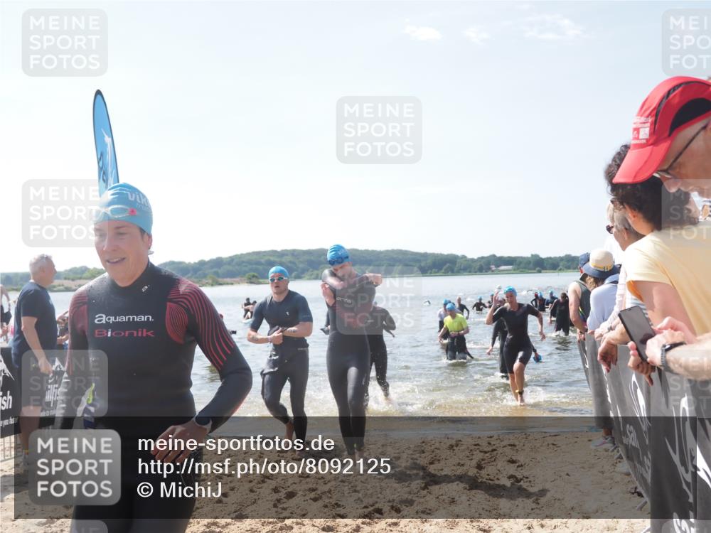 22.06.2025 - Viking Triathlon MichiJ http://msf.ph/oto/8092125 22.06.2025 10:39:07 Schwimmen 40, 57, 79, 148, 181, 182, 185, 276, 295, 351, 386, 408, 416, 451, 536, 654 meine-sportfotos.de