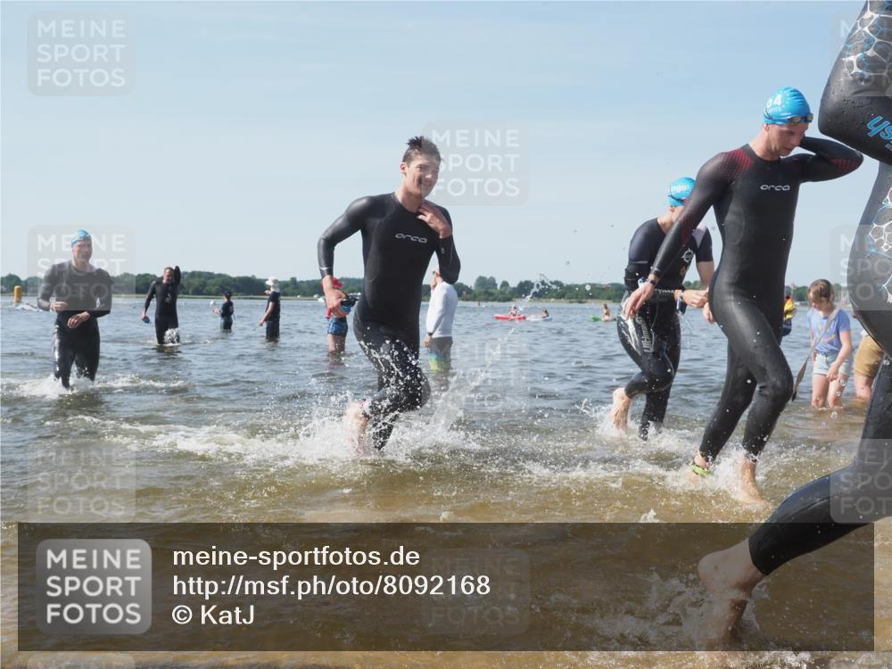 22.06.2025 - Viking Triathlon KatJ http://msf.ph/oto/8092168 22.06.2025 10:28:06 Schwimmen 14, 90, 178, 196, 289, 367, 401, 616 meine-sportfotos.de
