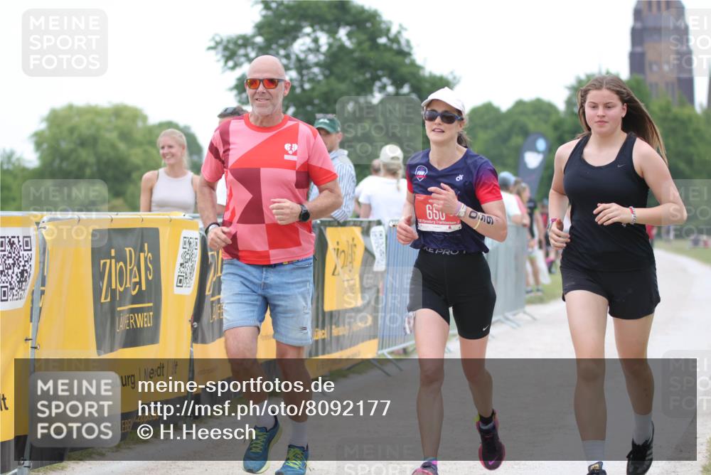 22.06.2025 - Viking Triathlon H.Heesch http://msf.ph/oto/8092177 22.06.2025 16:02:50 Laufen 403, 650 meine-sportfotos.de
