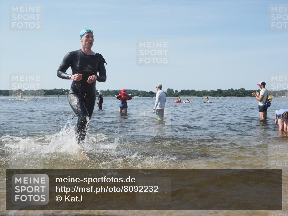 22.06.2025 - Viking Triathlon KatJ http://msf.ph/oto/8092232 22.06.2025 10:28:09 Schwimmen 14, 178, 196, 367, 401 meine-sportfotos.de